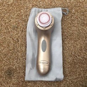 facial cleansing brush